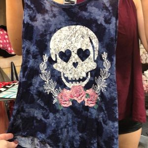 Size x small tank top w skull and roses